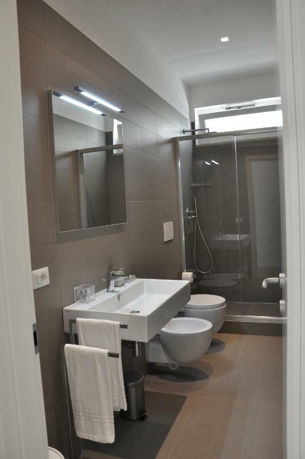 Nicola'S Apartments Bari Exterior photo